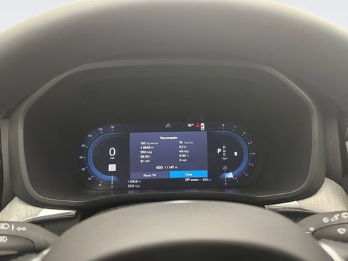 Used 2025 Volvo XC60 B5 Plus image 9