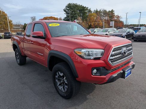 Used 2016 Toyota Tacoma TRD Off-Road image 7