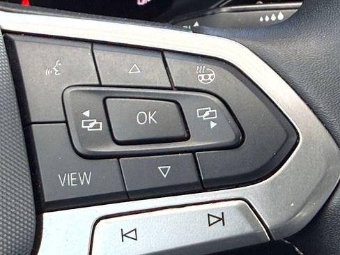 Used 2024 Volkswagen Taos SE FWD image 19