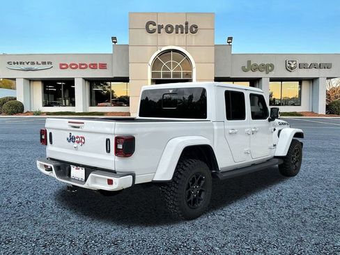 Used 2021 Jeep Gladiator Overland image 3
