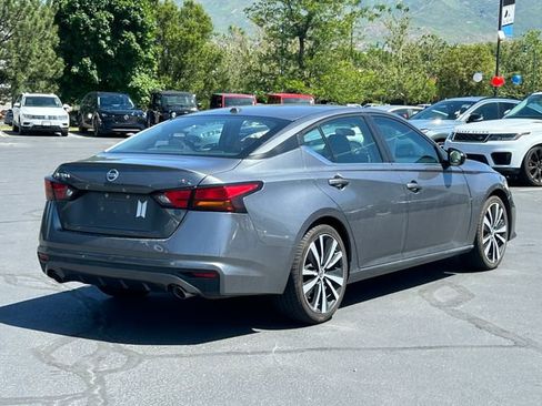 Used 2019 Nissan Altima 2.5 SR FWD image 3