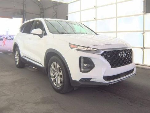 Used 2019 Hyundai Santa Fe SE image 2
