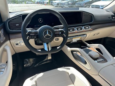 New 2026 Mercedes-Benz GLS 450 4MATIC image 25