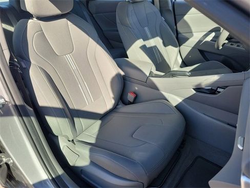 Certified 2025 Hyundai Elantra Sport image 16