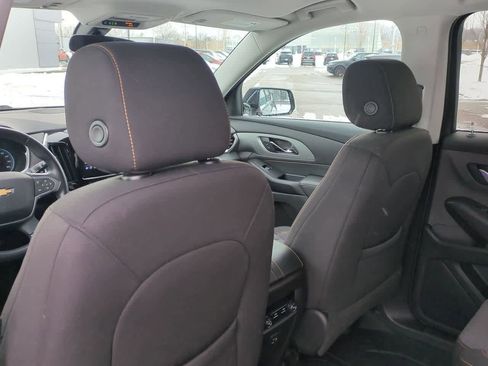 Used 2020 Chevrolet Traverse LT image 17