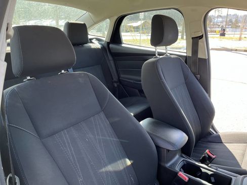 Used 2018 Ford Focus SE image 15
