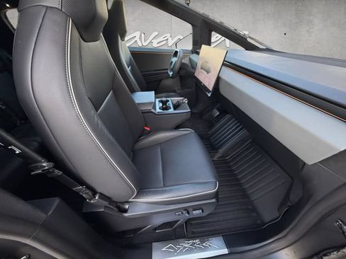 Used 2024 Tesla Cybertruck AWD Crew Cab image 24