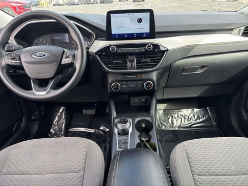 Used 2022 Ford Escape SE w/ SE Sport Appearance Package image 31