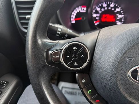 Used 2017 Kia Soul + image 29