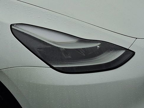 Used 2022 Tesla Model Y Performance image 11