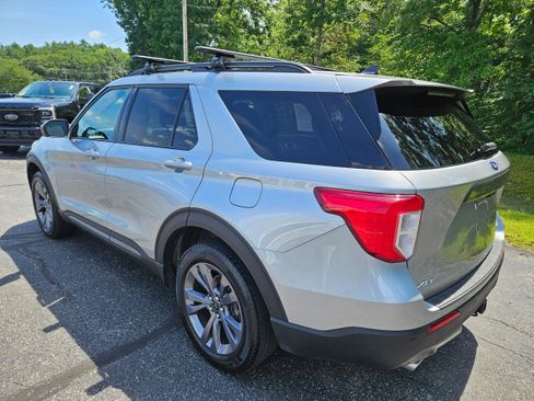 Certified 2023 Ford Explorer XLT w/ Equipment Group 202A AWD/4WD image 7