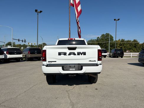 Used 2025 RAM 2500 Big Horn AWD/4WD image 4