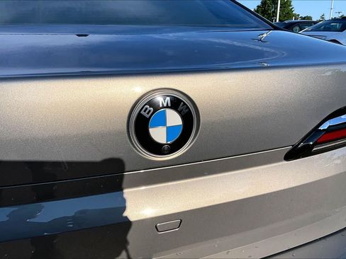 Used 2024 BMW 740i xDrive w/ Executive Package AWD/4WD image 9