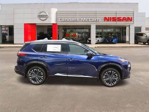 New 2025 Nissan Rogue Platinum w/ Platinum Premium Package image 2