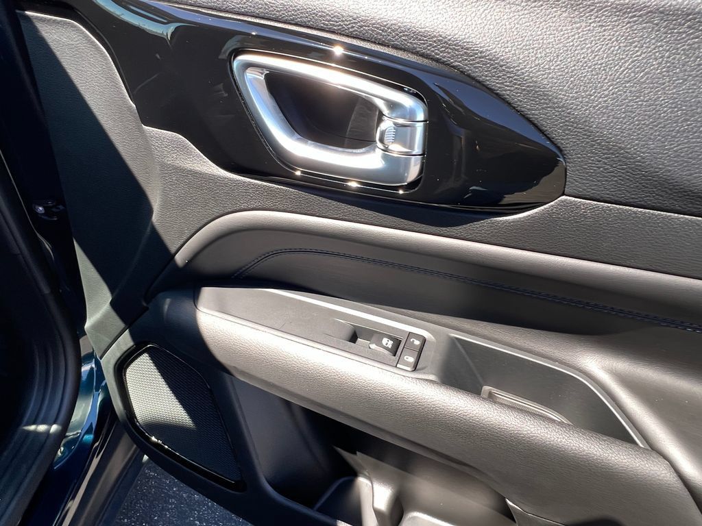 New 2026 Jeep Compass Latitude AWD/4WD image 15