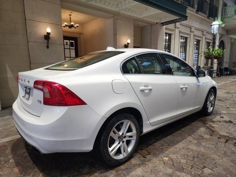 Used 2015 Volvo S60 T5 Premier image 4