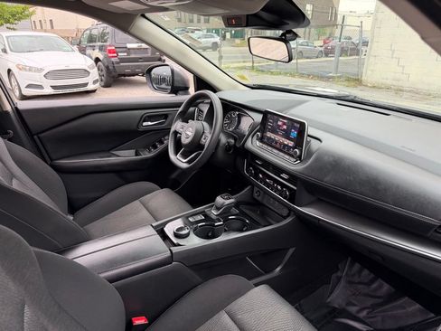 Used 2024 Nissan Rogue SV AWD/4WD image 8