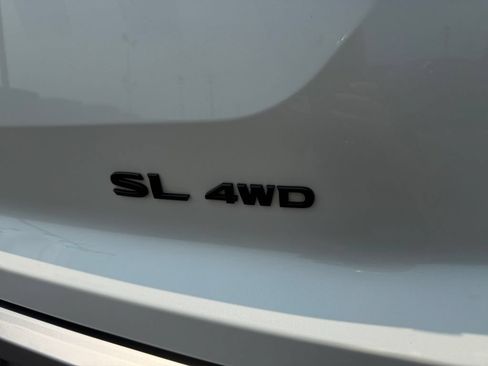 Used 2024 Nissan Pathfinder SL w/ SL Premium Package AWD/4WD image 16