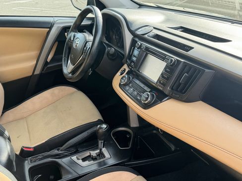 Used 2018 Toyota RAV4 XLE image 21