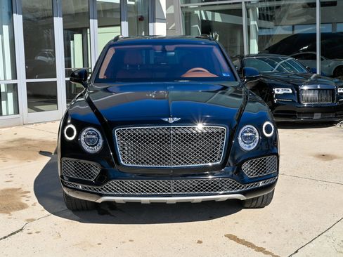 Used 2019 Bentley Bentayga AWD/4WD image 2