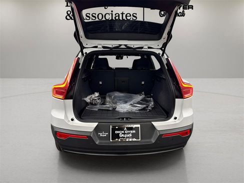 New 2024 Volvo XC40 Recharge Core w/ Protection Package Premier image 15