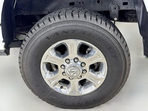 Used 2024 RAM 2500 Big Horn AWD/4WD image 33