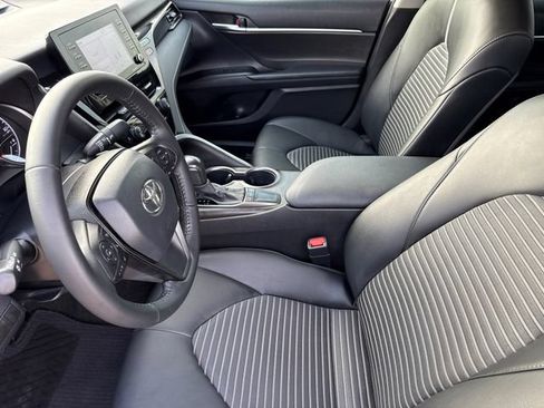 Used 2022 Toyota Camry SE FWD image 18