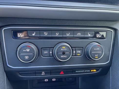 Used 2021 Volkswagen Atlas Cross Sport SE image 26