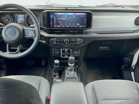 Used 2025 Jeep Wrangler Unlimited Sport AWD/4WD image 11