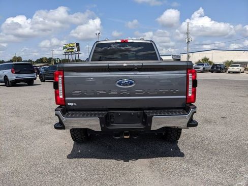 Used 2025 Ford F350 Lariat image 5