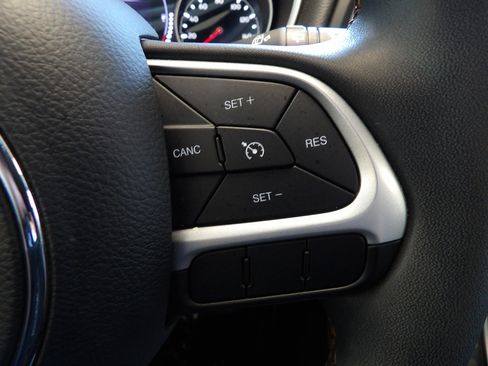 Used 2021 Jeep Compass Latitude AWD/4WD image 29