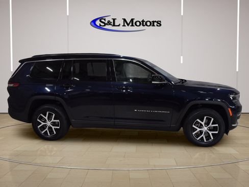 Used 2023 Jeep Grand Cherokee L Limited w/ Trailer Tow Group (B) AWD/4WD image 9