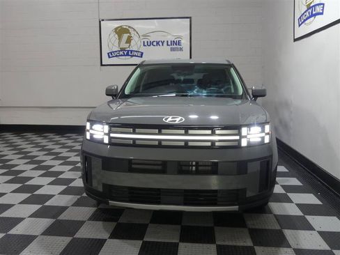 Used 2024 Hyundai Santa Fe SE FWD image 2