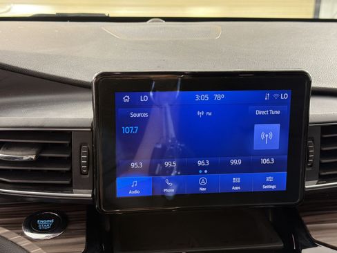 Used 2022 Ford Explorer Limited w/ Equipment Group 301A RWD image 22