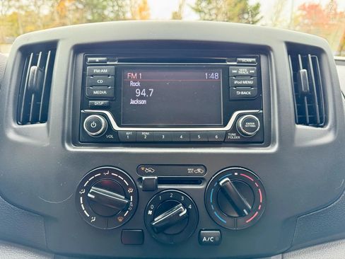 Used 2019 Nissan NV200 S image 12