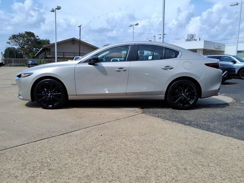 Used 2025 MAZDA MAZDA3 s FWD image 2