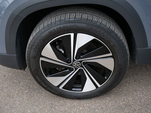 Used 2024 Volkswagen Taos SE image 15