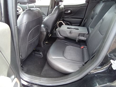 Used 2017 Jeep Renegade Trailhawk AWD/4WD image 26