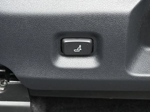 Certified 2024 Toyota Tacoma TRD Sport AWD/4WD image 10
