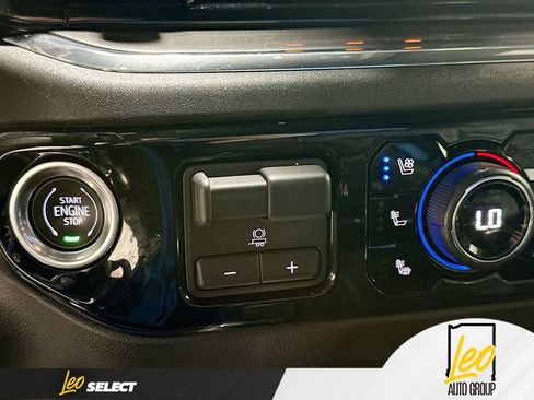 Used 2024 Chevrolet Silverado 1500 High Country w/ High Country Premium Package AWD/4WD image 21