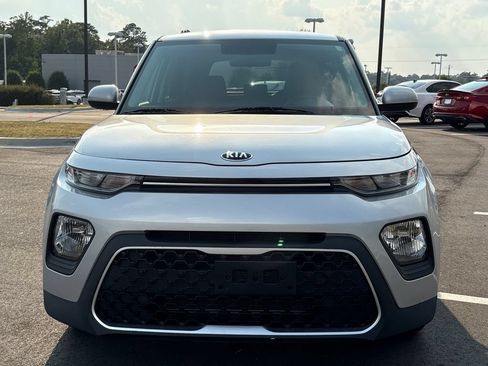 Used 2021 Kia Soul LX FWD image 2