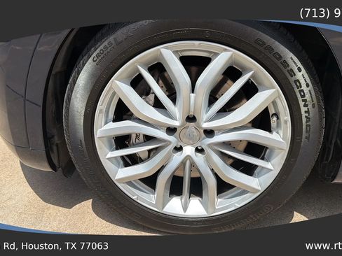 Used 2019 Maserati Levante S GranLusso AWD/4WD image 16