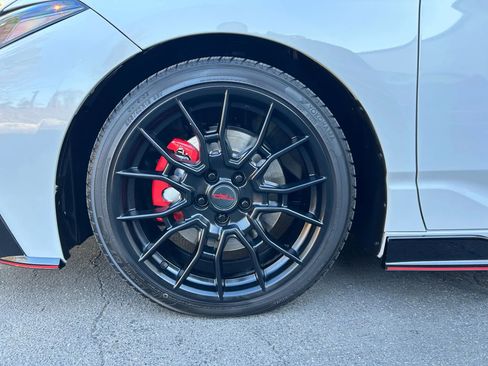 Used 2021 Toyota Avalon TRD image 13