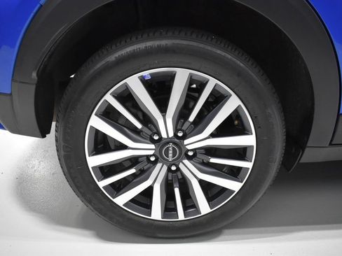 Certified 2024 Nissan Kicks SV FWD image 10