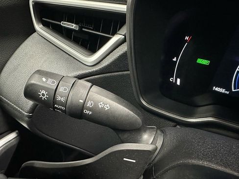 Used 2025 Toyota Corolla Cross AWD Hybrid w/ Convenience Package image 21