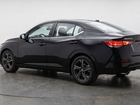 Used 2025 Nissan Sentra SV FWD image 6