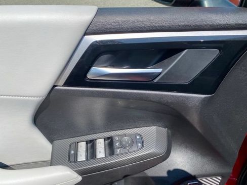 Used 2025 Mitsubishi Outlander SE AWD/4WD image 13