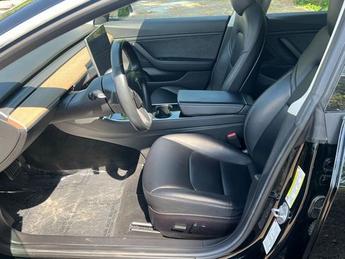 Used 2018 Tesla Model 3 Mid Range RWD image 10