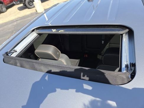 New 2026 GMC Canyon Denali image 3