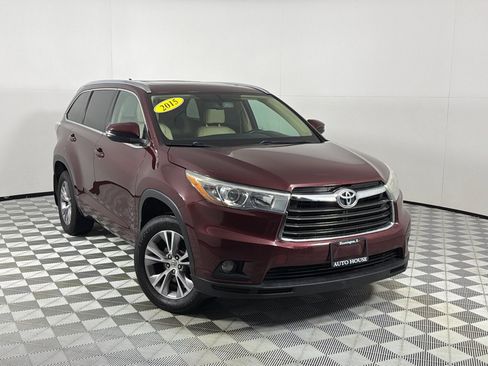 Used 2015 Toyota Highlander XLE AWD/4WD image 2